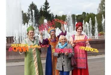 «ТаксовичкоФ» и «ГрузовичкоФ» поддержали фестиваль «Бабье лето» 